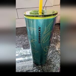 Tasse neuve Starbucks à paille en inox à l'intérieur